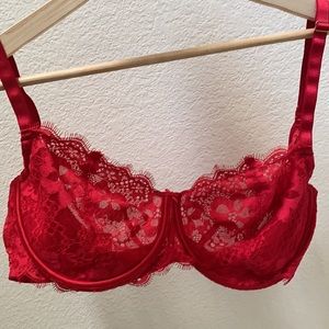 Victoria’s Secret Dream Angels Red Lace Bra